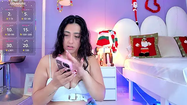 Snapshot of my_aleja_ chatting on December 15, 2025, 1:17 pm my aleja online show from December 15, 2025, 1:17 pm