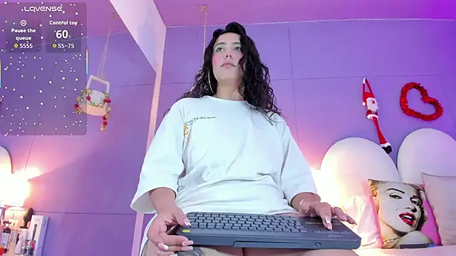 Snapshot of my_aleja_ chatting on November 28, 2025, 1:44 pm my aleja online show from November 28, 2025, 1:44 pm