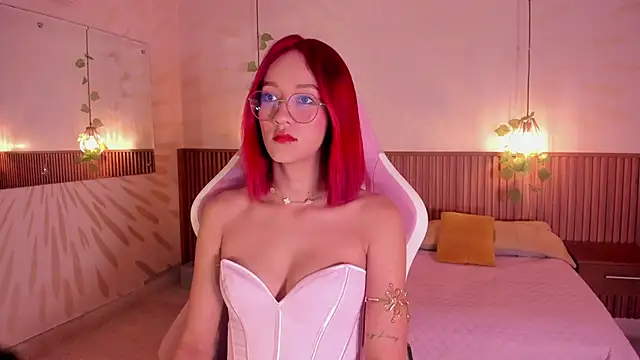 daphne courtis online show from February 11, 2026, 3:06 am