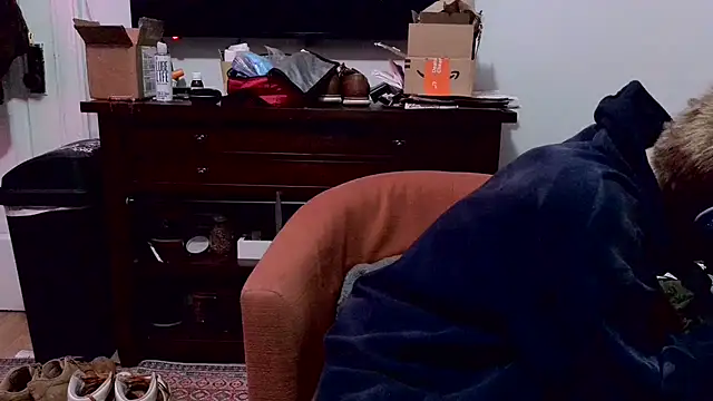 Snapshot of Magnetic127 chatting on November 29, 2025, 2:12 am Magnetic127 online show from November 29, 2025, 2:12 am