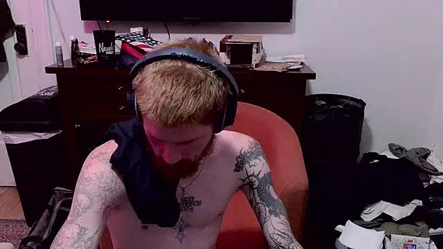 Snapshot of Magnetic127 chatting on November 13, 2025, 9:24 am Magnetic127 online show from November 13, 2025, 9:24 am