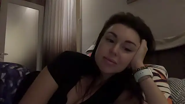 Snapshot of Gilin1 chatting on November 3, 2025, 7:39 pm Gilin1 online show from November 3, 2025, 7:39 pm