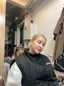 Snapshot of CandyVice chatting on September 8, 2025, 5:12 pm CandyVice online show from September 8, 2025, 5:12 pm