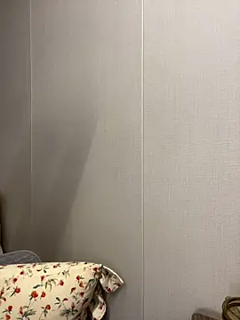 haiyan125216 online show from December 18, 2025, 7:46 am