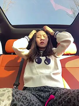 xinmeng-000 online show from February 18, 2026, 7:49 am