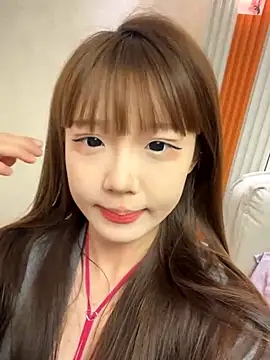 Snapshot of D-033 chatting on November 3, 2025, 1:26 pm D-033 online show from November 3, 2025, 1:26 pm