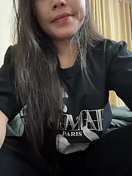 Snapshot of Bella_7777 chatting on May 3, 2026, 1:25 pm Bella 7777 online show from May 3, 2026, 1:25 pm