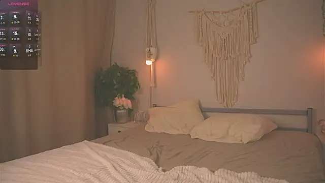 Lu  Lane online show from September 23, 2025, 7:59 am