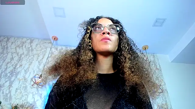 Snapshot of Hanna_Cornee_ chatting on September 12, 2025, 1:44 pm Hanna Cornee online show from September 12, 2025, 1:44 pm