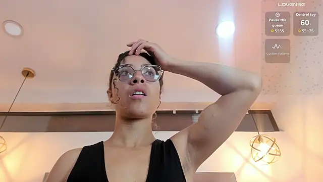 Snapshot of Hanna_Cornee_ chatting on September 29, 2025, 1:50 pm Hanna Cornee online show from September 29, 2025, 1:50 pm