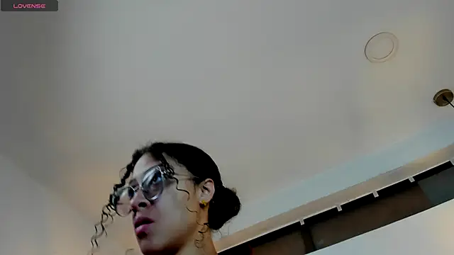 Snapshot of Hanna_Cornee_ chatting on September 17, 2025, 1:46 pm Hanna Cornee online show from September 17, 2025, 1:46 pm