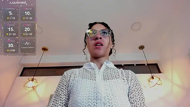 Snapshot of Hanna_Cornee_ chatting on December 16, 2025, 1:37 pm Hanna Cornee online show from December 16, 2025, 1:37 pm