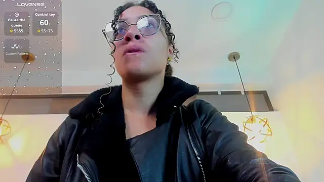 Snapshot of Hanna_Cornee_ chatting on October 2, 2025, 1:36 pm Hanna Cornee online show from October 2, 2025, 1:36 pm