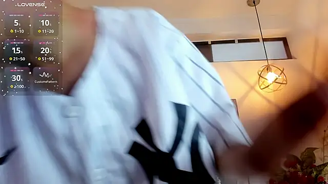 Snapshot of Hanna_Cornee_ chatting on November 1, 2025, 2:11 pm Hanna Cornee online show from November 1, 2025, 2:11 pm