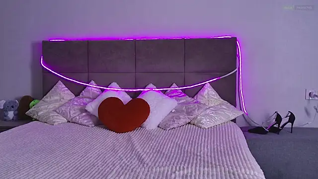 Ailita online show from April 10, 2026, 12:23 pm