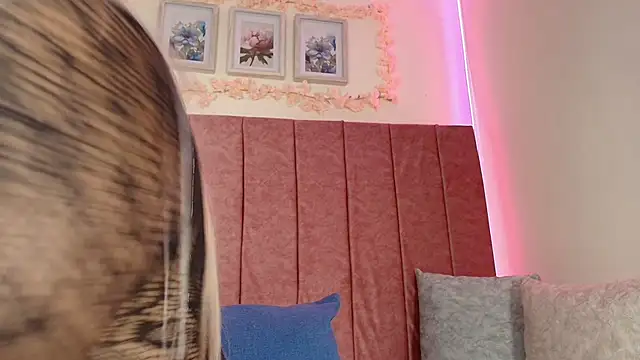 Snapshot of Barbiie_98 chatting on April 24, 2026, 2:52 pm Barbiie 98 online show from April 24, 2026, 2:52 pm