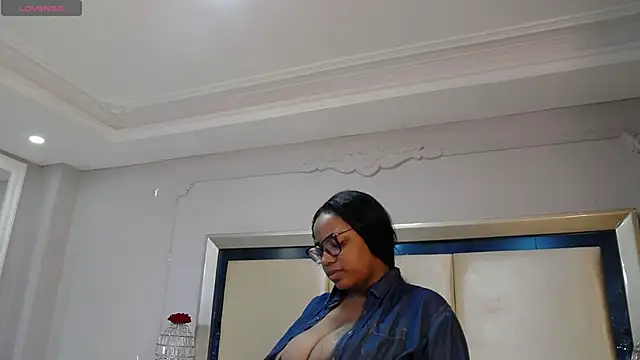 Snapshot of SheilaCoopers_ chatting on September 10, 2025, 11:31 am SheilaCoopers online show from September 10, 2025, 11:31 am