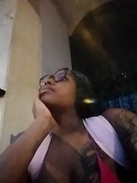 Snapshot of SheilaCoopers_ chatting on October 2, 2025, 10:40 am SheilaCoopers online show from October 2, 2025, 10:40 am