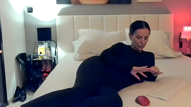 Snapshot of simonacavali chatting on November 15, 2025, 8:13 pm simonacavali online show from November 15, 2025, 8:13 pm