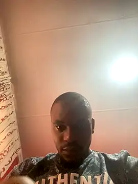 Snapshot of BaggyDirt chatting on December 14, 2025, 5:24 am BaggyDirt online show from December 14, 2025, 5:24 am