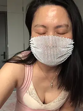 chengcheng12 online show from February 11, 2026, 2:22 am