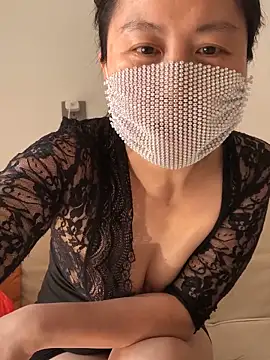 chengcheng12 online show from March 13, 2026, 1:43 am