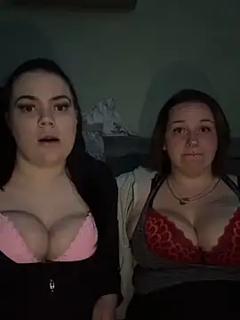 Snapshot of Shellybttn chatting on March 27, 2026, 10:11 pm Shellybttn online show from March 27, 2026, 10:11 pm