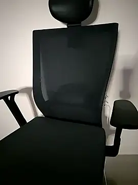 111owo111 online show from April 11, 2026, 3:38 pm