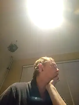 piercingpik online show from November 13, 2025, 8:35 pm