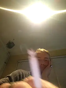 piercingpik online show from November 27, 2025, 8:53 pm