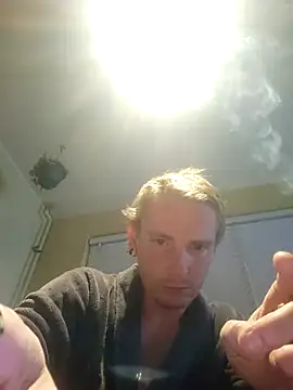 piercingpik online show from November 4, 2025, 8:12 pm