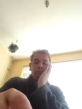 piercingpik online show from September 26, 2025, 12:01 pm