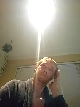 piercingpik online show from October 6, 2025, 7:14 pm