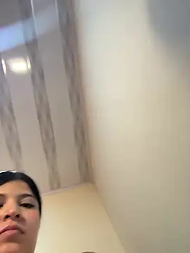 Vliacoooper2 online show from April 5, 2026, 12:45 pm