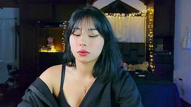 Shisuku Sophi online show from April 28, 2026, 1:48 am