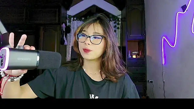 Shisuku Sophi online show from November 21, 2025, 5:17 am