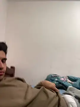 Camachito332 online show from April 8, 2026, 10:44 pm