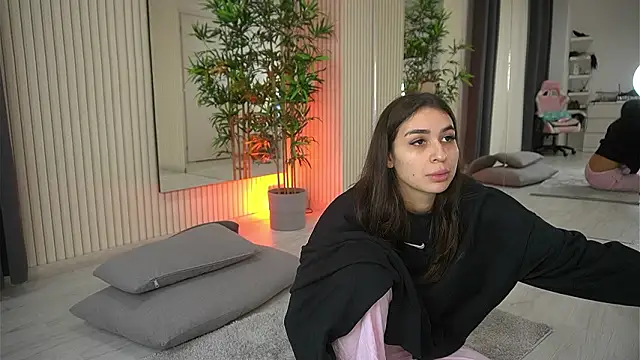 EmmaBlanco online show from February 10, 2026, 8:41 pm