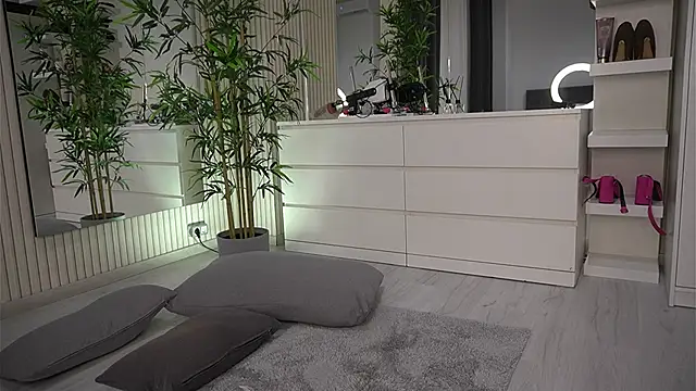 EmmaBlanco online show from April 2, 2026, 5:14 am