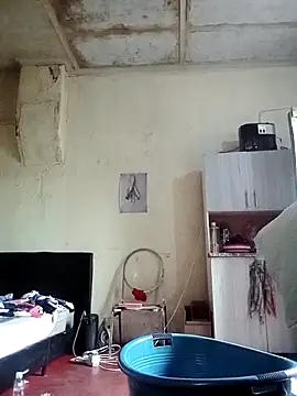 Snapshot of RFeltomWhitJ chatting on November 18, 2025, 5:00 am RFeltomWhitJ online show from November 18, 2025, 5:00 am