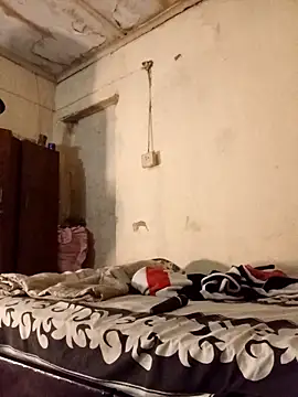 Snapshot of RFeltomWhitJ chatting on December 5, 2025, 2:54 am RFeltomWhitJ online show from December 5, 2025, 2:54 am