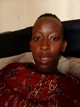 Snapshot of RFeltomWhitJ chatting on October 28, 2025, 8:35 am RFeltomWhitJ online show from October 28, 2025, 8:35 am