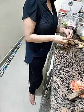 Snapshot of Pihu_Chopra chatting on September 29, 2025, 4:45 pm Pihu Chopra online show from September 29, 2025, 4:45 pm