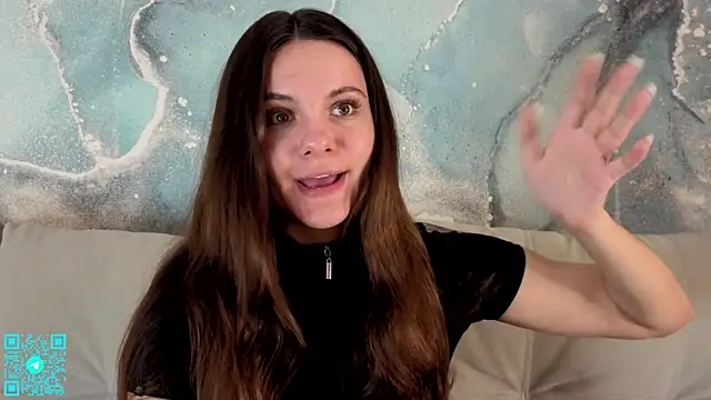 chloemilka online show from April 18, 2026, 5:15 pm