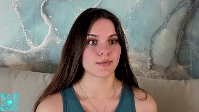 chloemilka online show from April 13, 2026, 5:50 pm