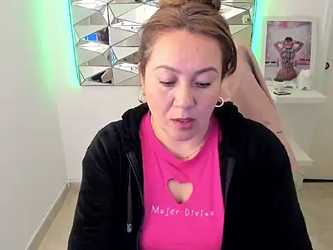 camixxx m online show from January 7, 2026, 1:38 pm