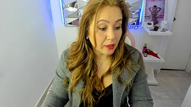 Snapshot of camixxx_m chatting on December 4, 2025, 12:59 pm camixxx m online show from December 4, 2025, 12:59 pm