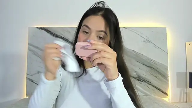 thamiina  online show from September 19, 2025, 7:07 pm