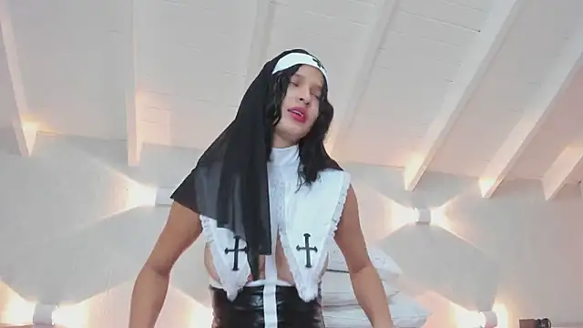 Snapshot of Princesita_Sofia_ chatting on November 5, 2025, 9:18 pm Princesita Sofia online show from November 5, 2025, 9:18 pm