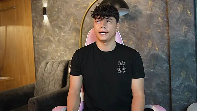 Snapshot of Ethan_occonor chatting on November 10, 2025, 1:05 pm Ethan occonor online show from November 10, 2025, 1:05 pm